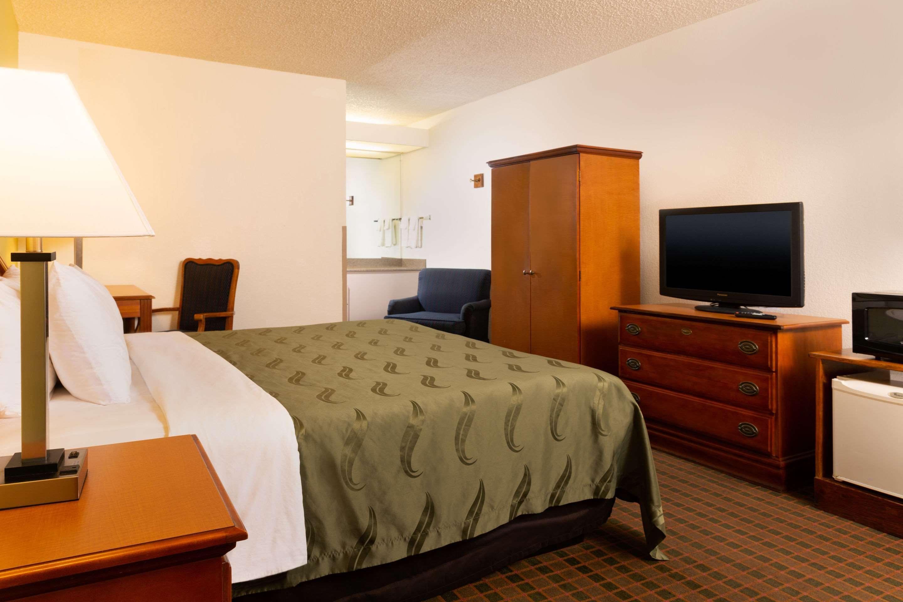 Quality Inn At Arlington Highlands Exterior foto